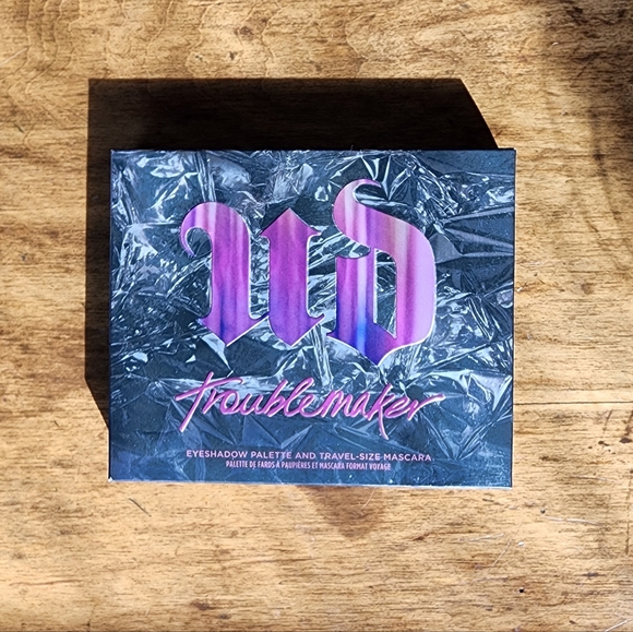 Urban Decay NIB Troublemaker Eyeshadow Mascara set - Picture 2 of 11